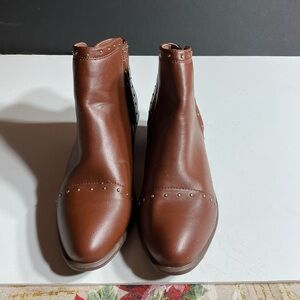 Elegant Brown Ankle Boots